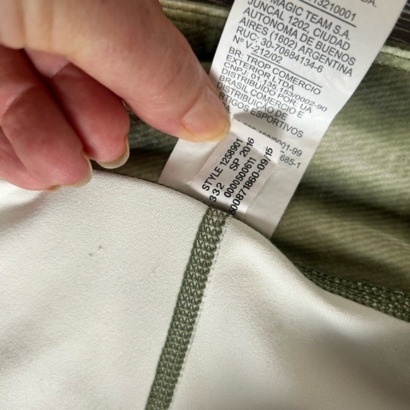 Under Amour 3/4 Length Leggings Size Small - Picture 3 of 8